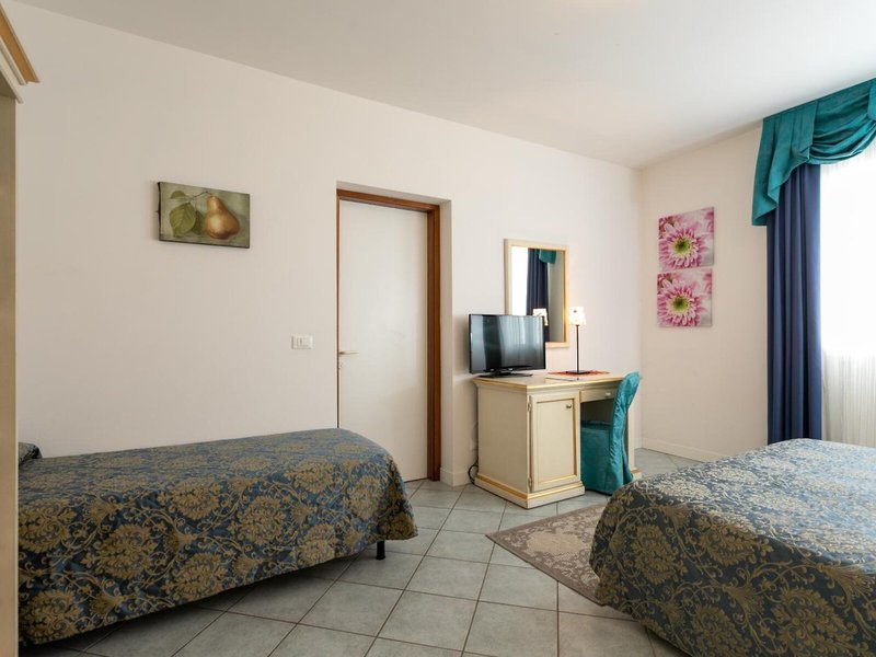 Hotel Elpiro 33