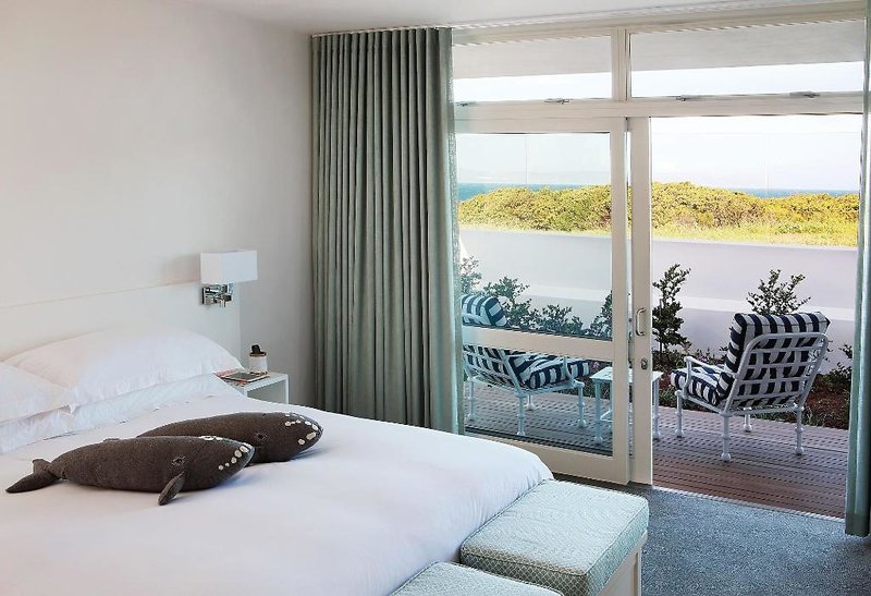 One Marine Drive Boutique Hotel 2