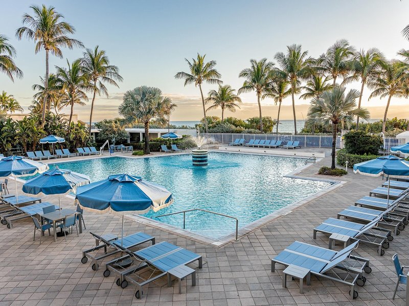 Oceanside Hotel 8