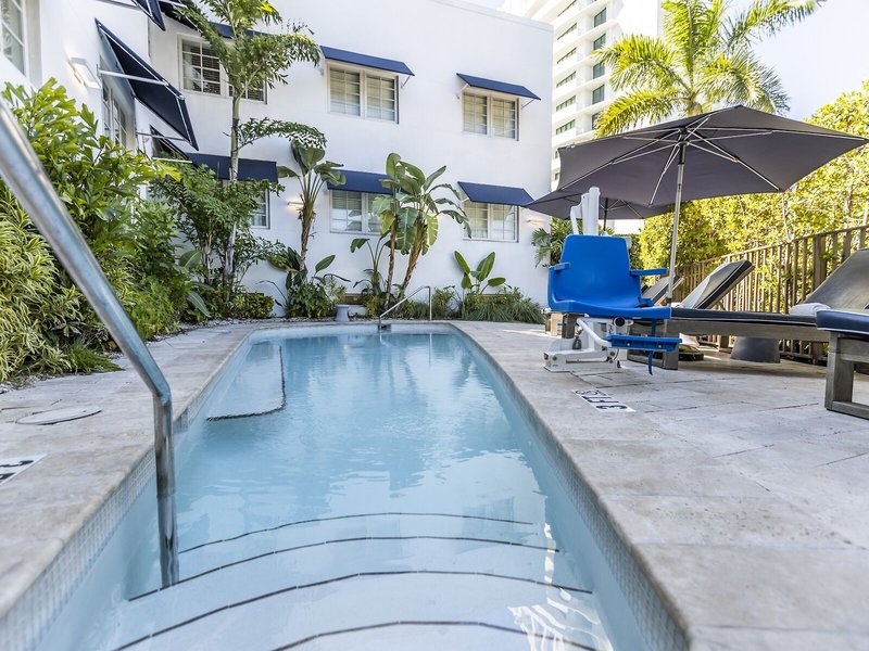 Oceanside Hotel 9