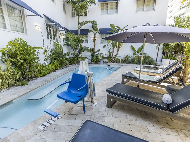 Oceanside Hotel 11
