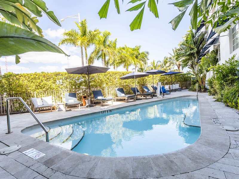 Oceanside Hotel 13