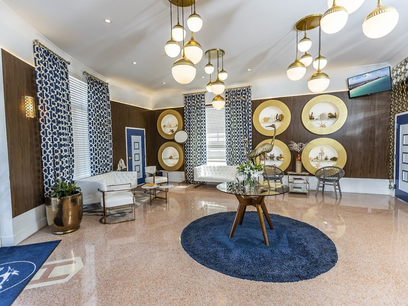 Oceanside Hotel 17