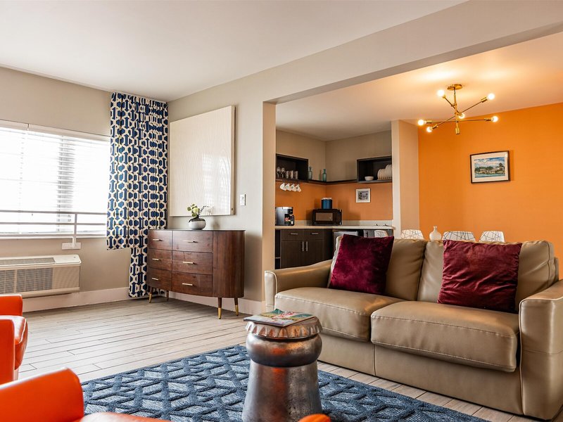 Oceanside Hotel 33