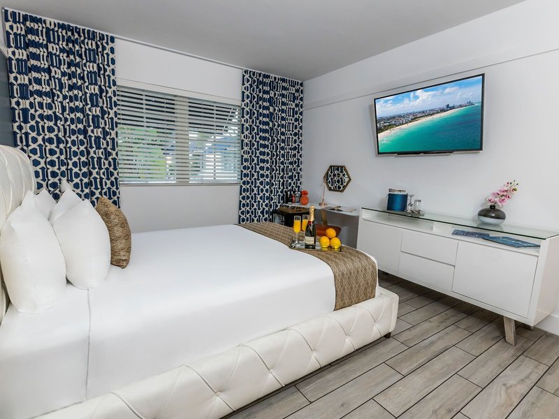 Oceanside Hotel 37