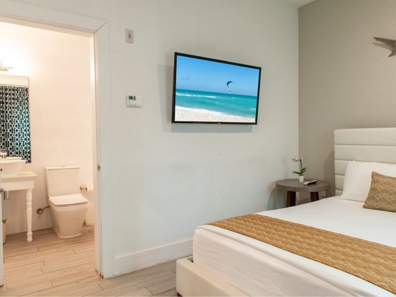 Oceanside Hotel 48