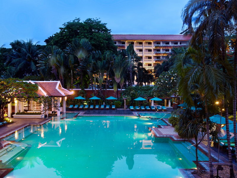 Anantara Riverside Bangkok Resort 4