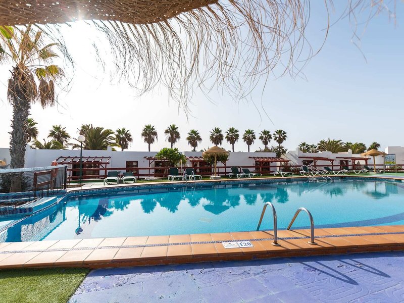 Bungalows Castillo Club Lake 17