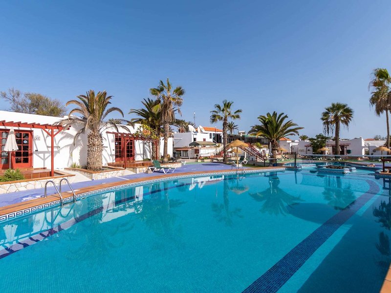 Bungalows Castillo Club Lake 18