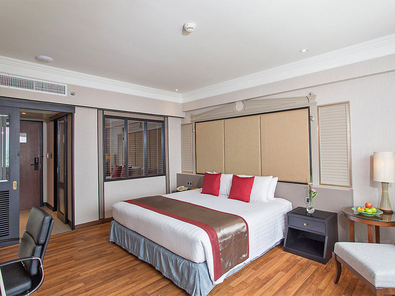 Ramada Plaza by Wyndham Bangkok Menam Riverside 11