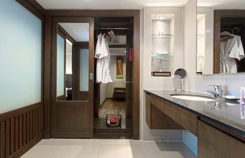 Ramada Plaza by Wyndham Bangkok Menam Riverside 10