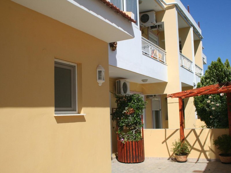 Pantheon Deluxe Apartments 4