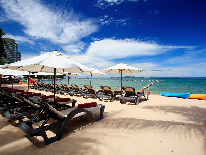 Centara Grand Mirage Beach Resort 11