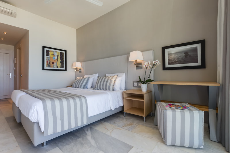 Acharavi Beach Hotel 4