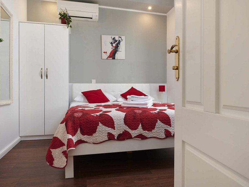 Palace Central Square 26