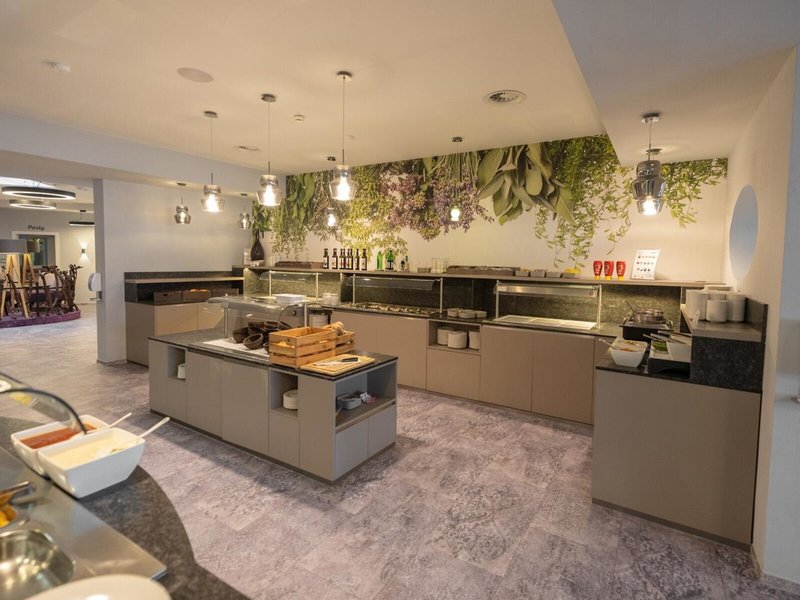 Thermenhotel Vier Jahreszeiten 18