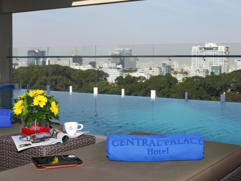 Central Palace Hotel 7