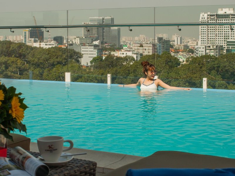 Central Palace Hotel 8