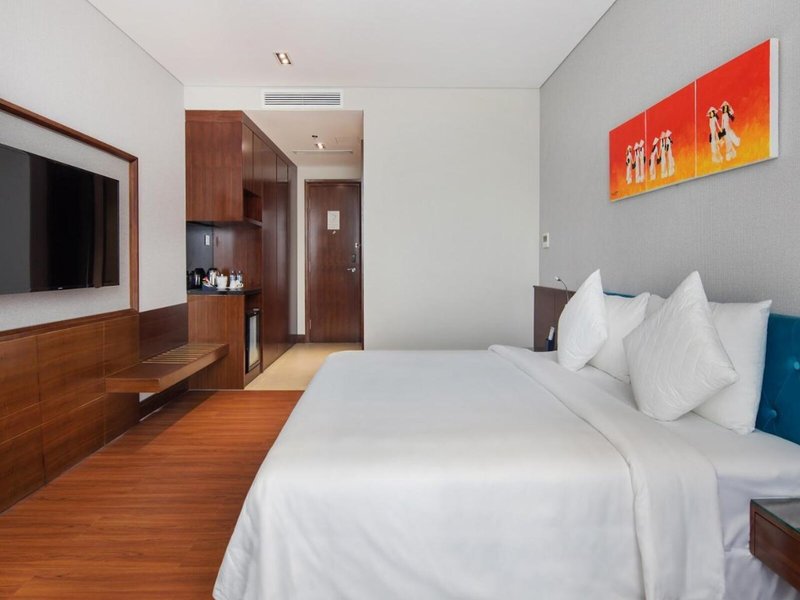 Central Palace Hotel 36