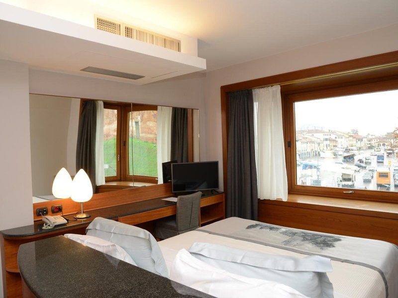 Best Western Albergo Roma 14 - Room Example