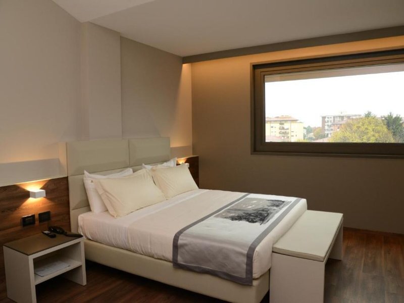 Best Western Albergo Roma 15 - Room Example