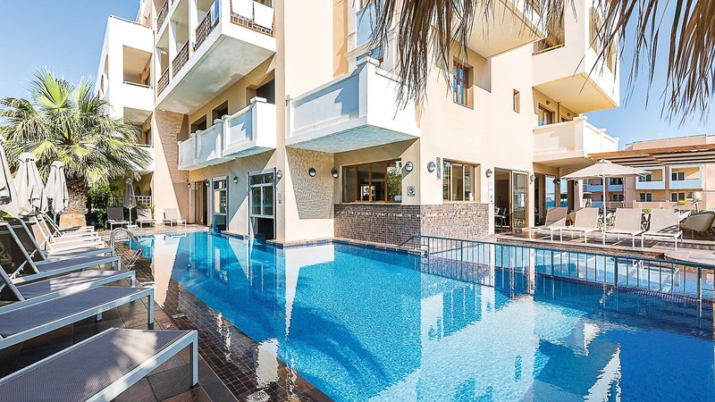 Theartemis Palace 14