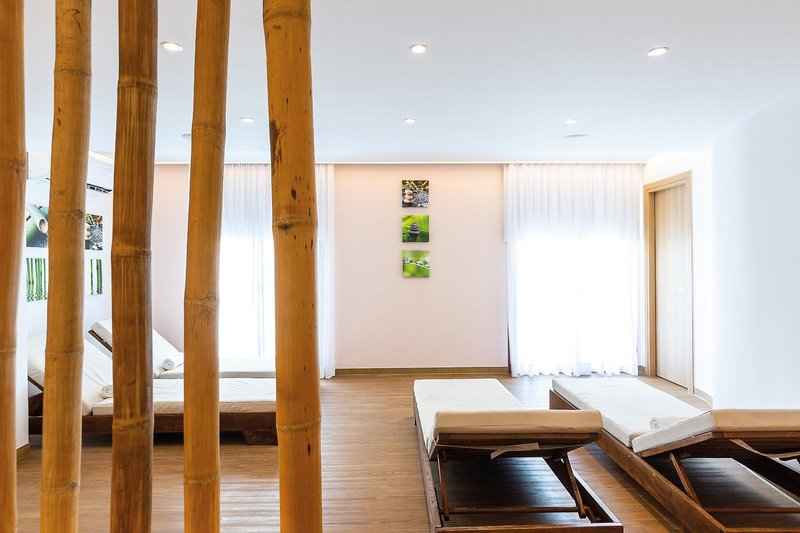Theartemis Palace 18