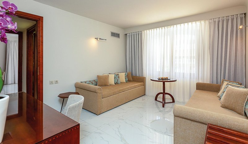 Theartemis Palace 28