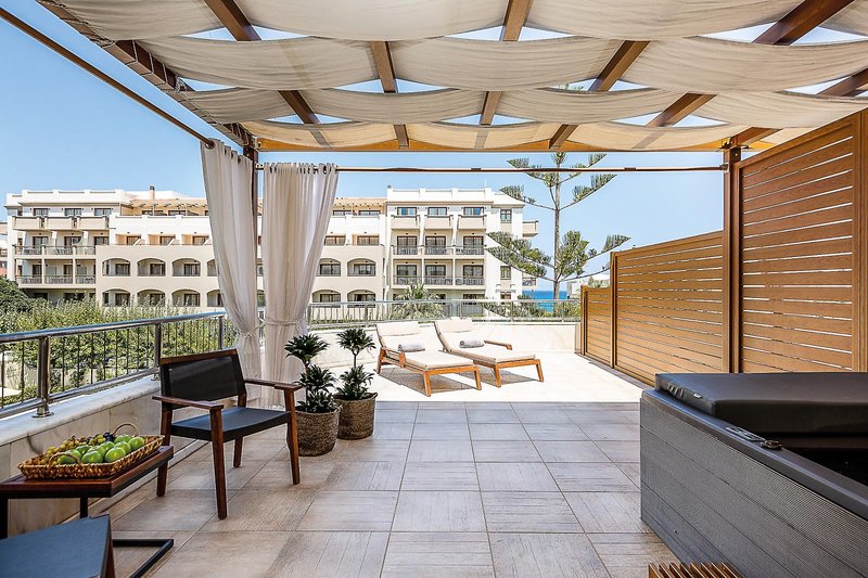 Theartemis Palace 29