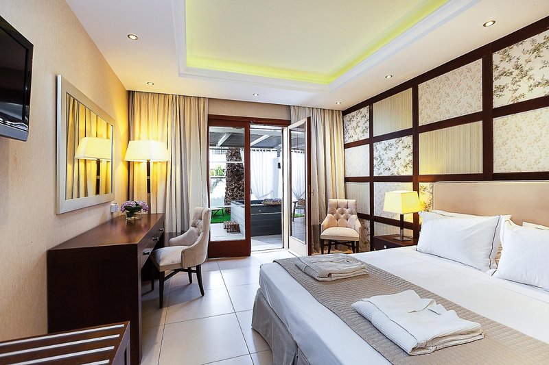 Theartemis Palace 32