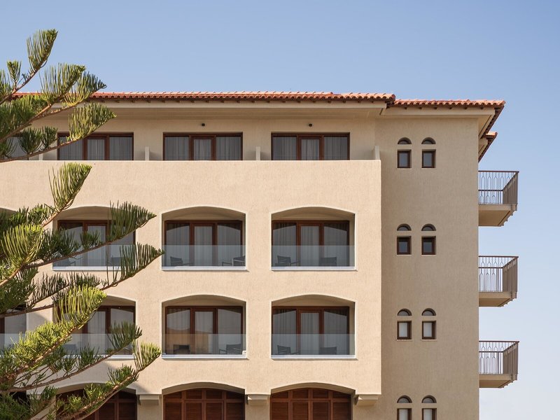 Theartemis Palace 14