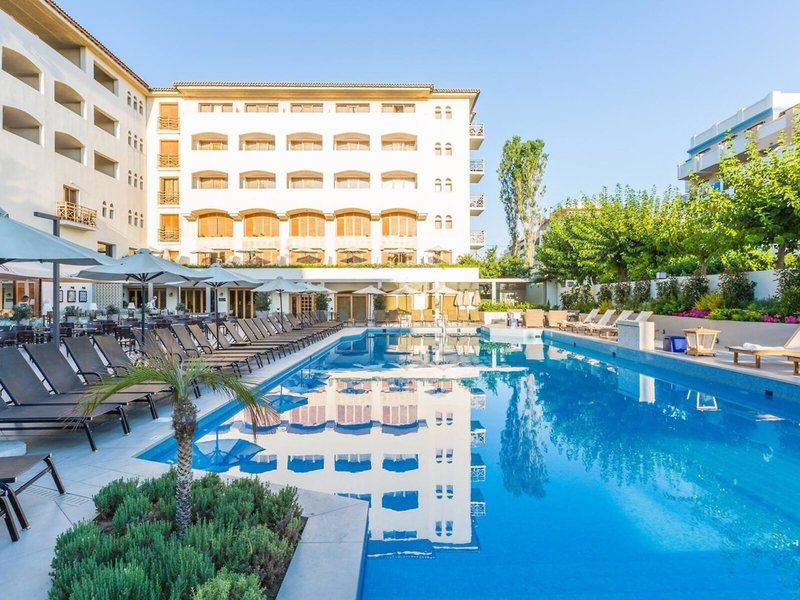 Theartemis Palace 18