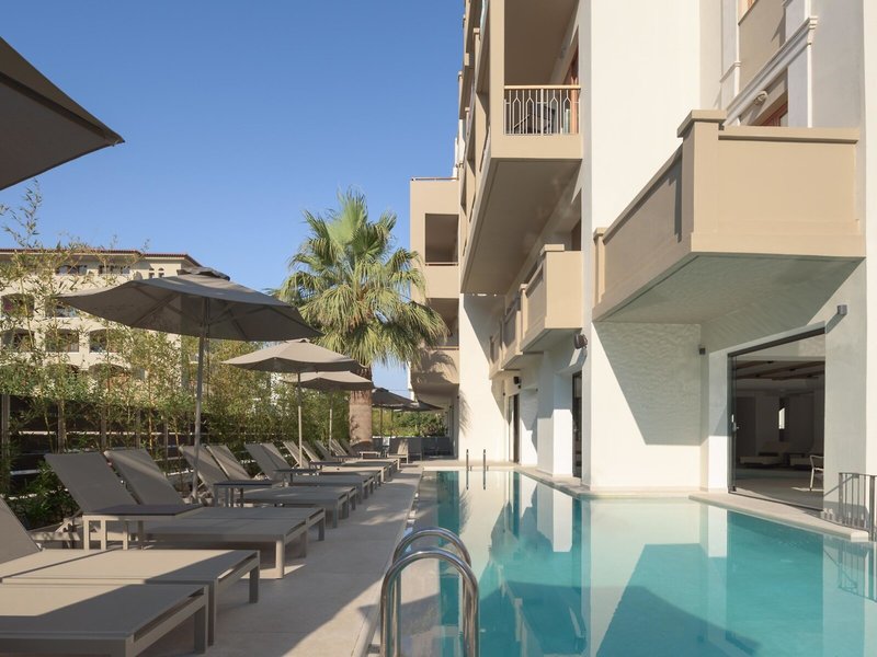 Theartemis Palace 28