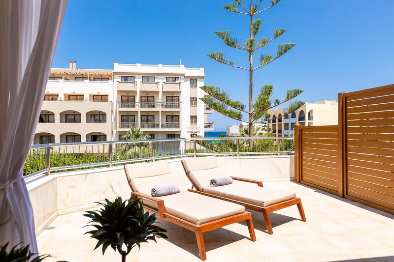 Theartemis Palace 66