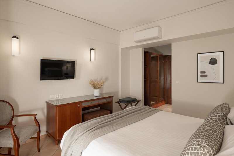 Theartemis Palace 68
