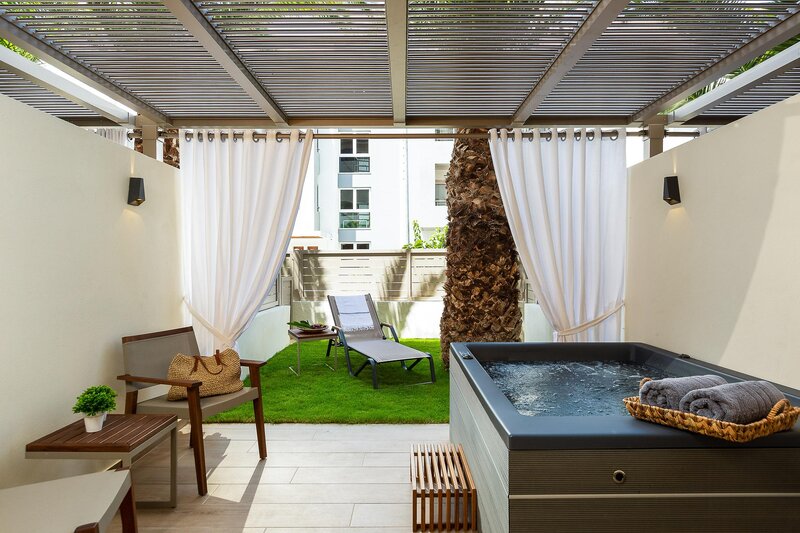 Theartemis Palace 81