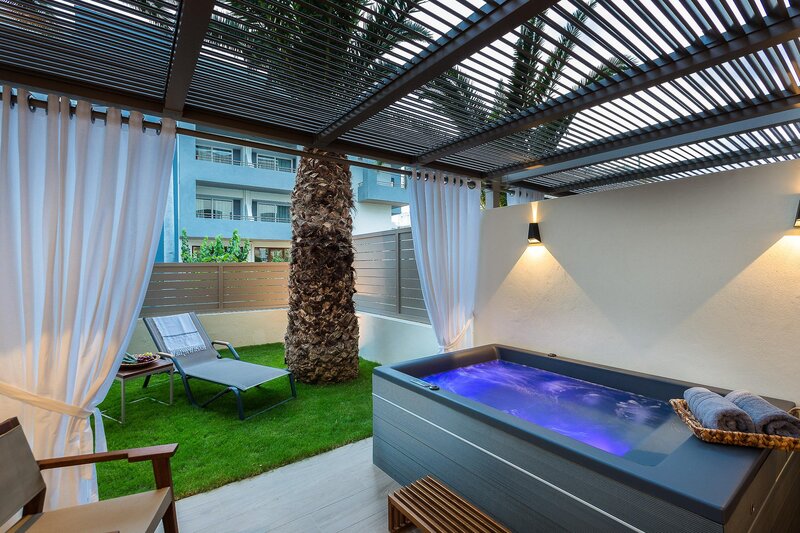 Theartemis Palace 85