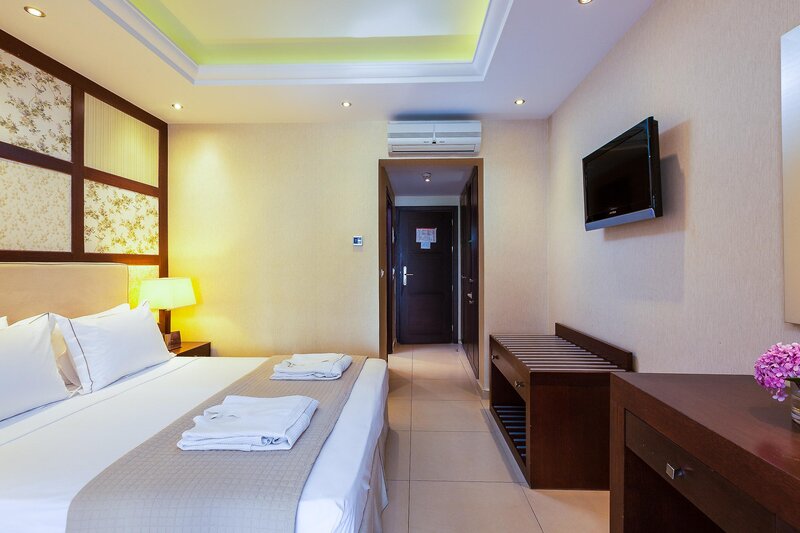 Theartemis Palace 88