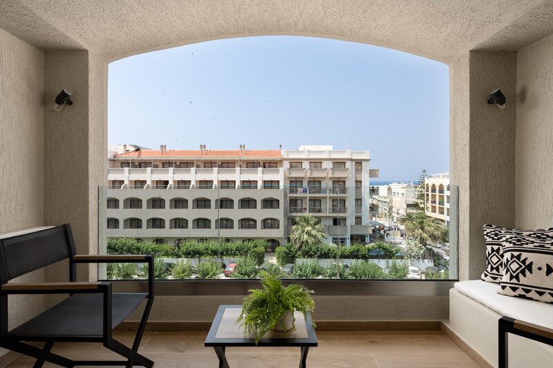 Theartemis Palace 95