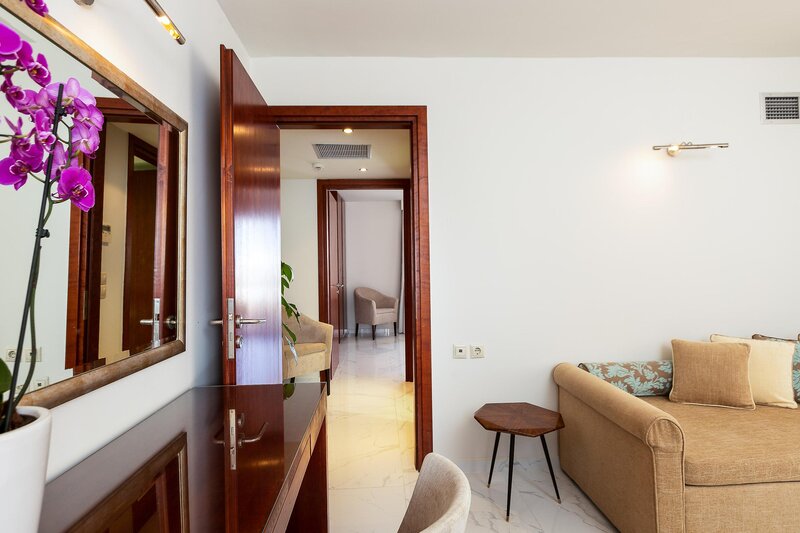 Theartemis Palace 105
