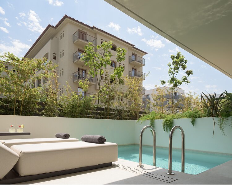 Theartemis Palace 162