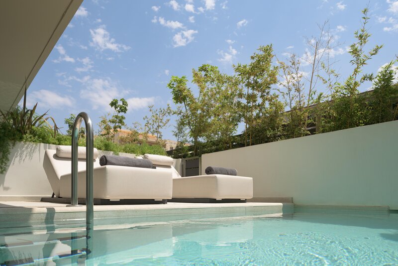 Theartemis Palace 163