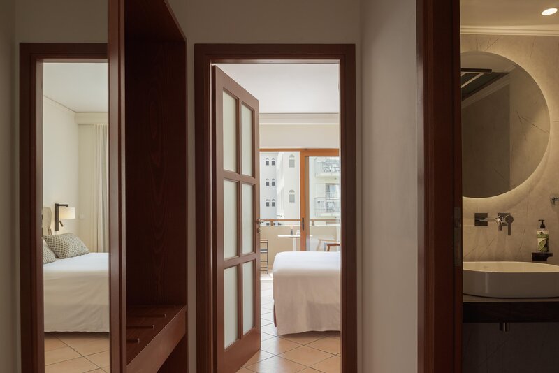 Theartemis Palace 173