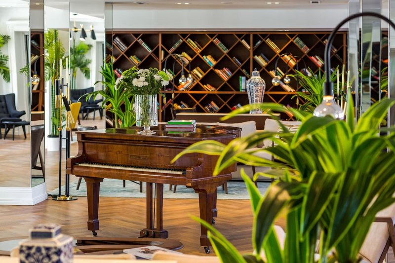 Brown Beach House 11