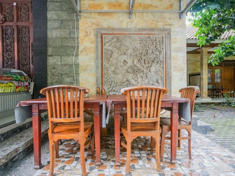 Mahendra Beach Inn 8