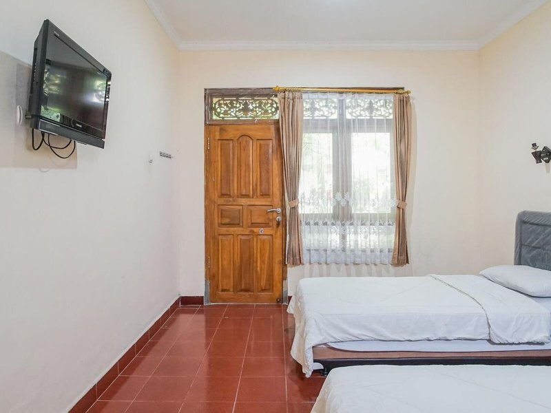 Mahendra Beach Inn 9