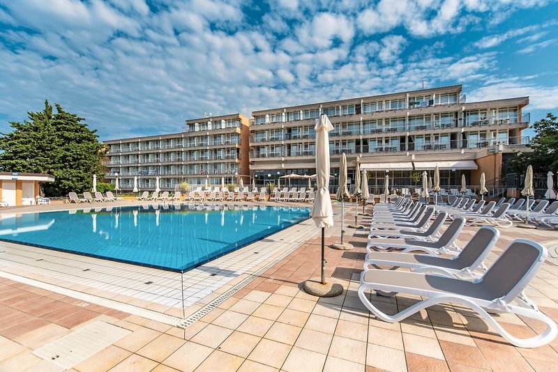 Arena Hotel Holiday 1