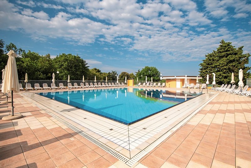 Arena Hotel Holiday 2