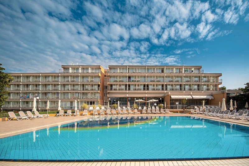 Arena Hotel Holiday 3
