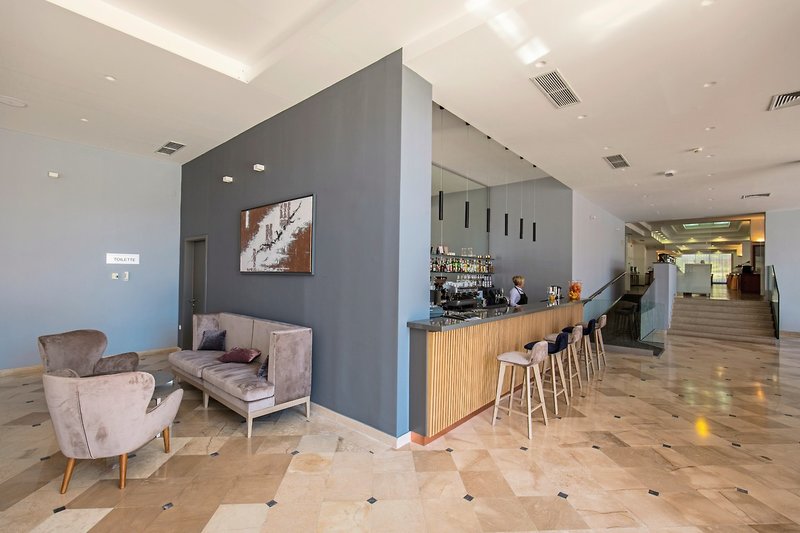 Arena Hotel Holiday 8